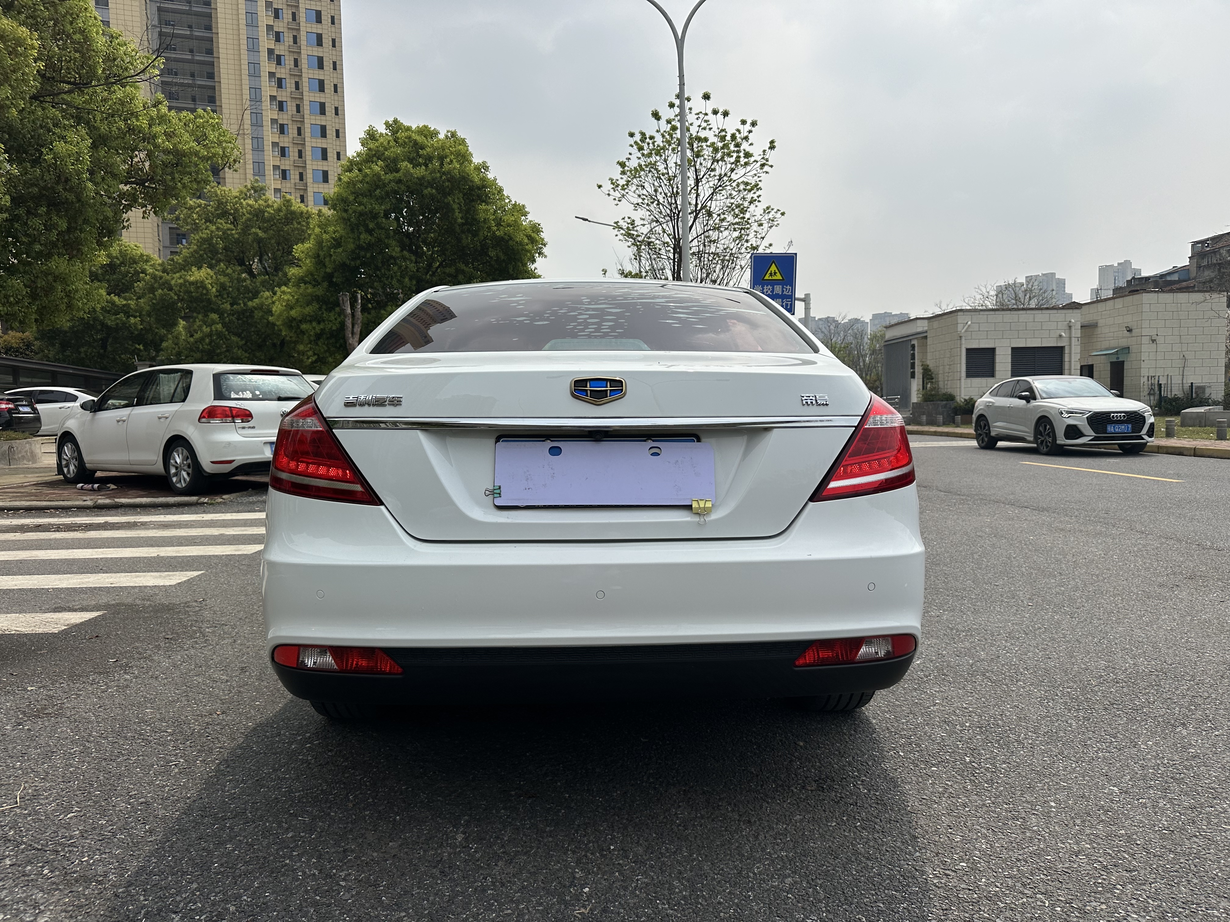 GEELY Emgrand 2016 #8 GEELY Emgrand 2016 car image #8