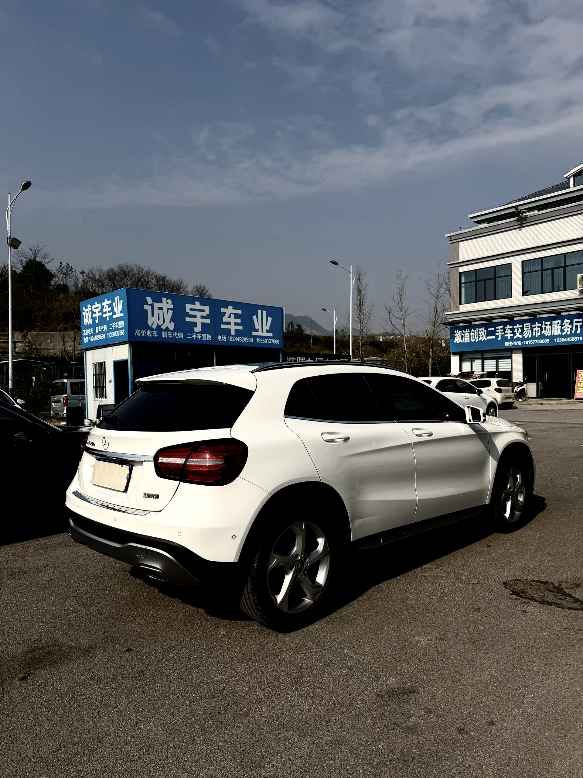 Mercedes-Benz GLA Class 2018 car image #8