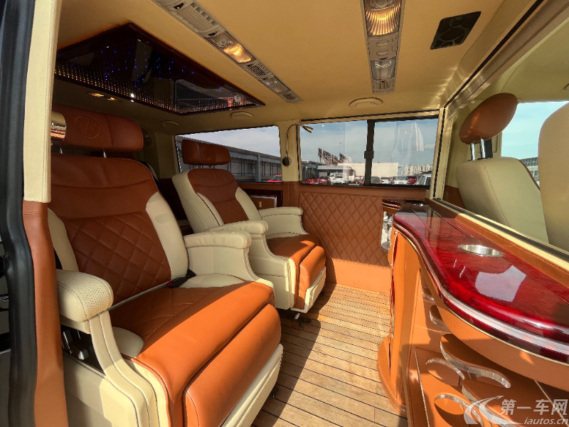 Volkswagen Caravelle 2014 car image #8