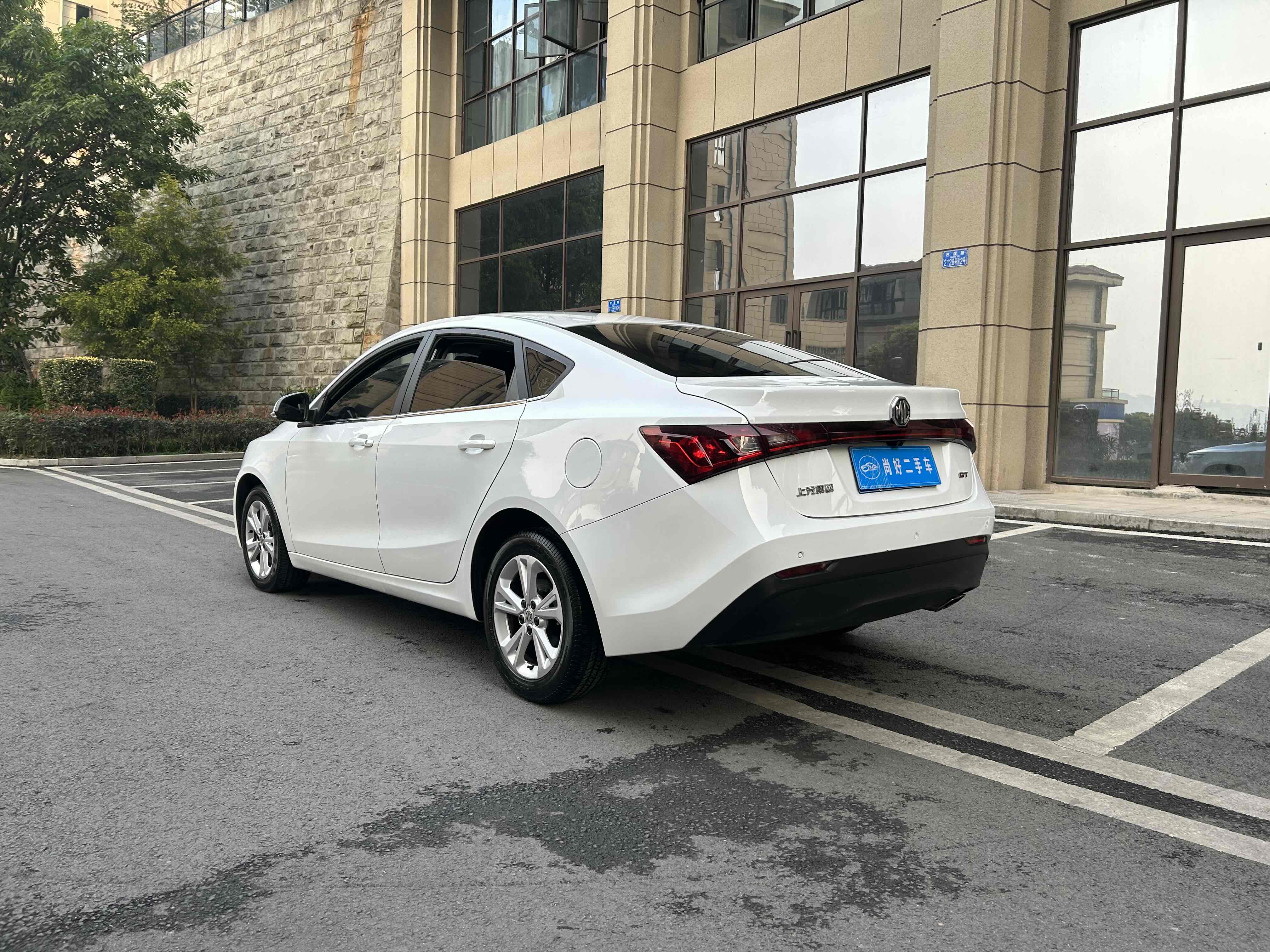 MG GT 2018 car image #8