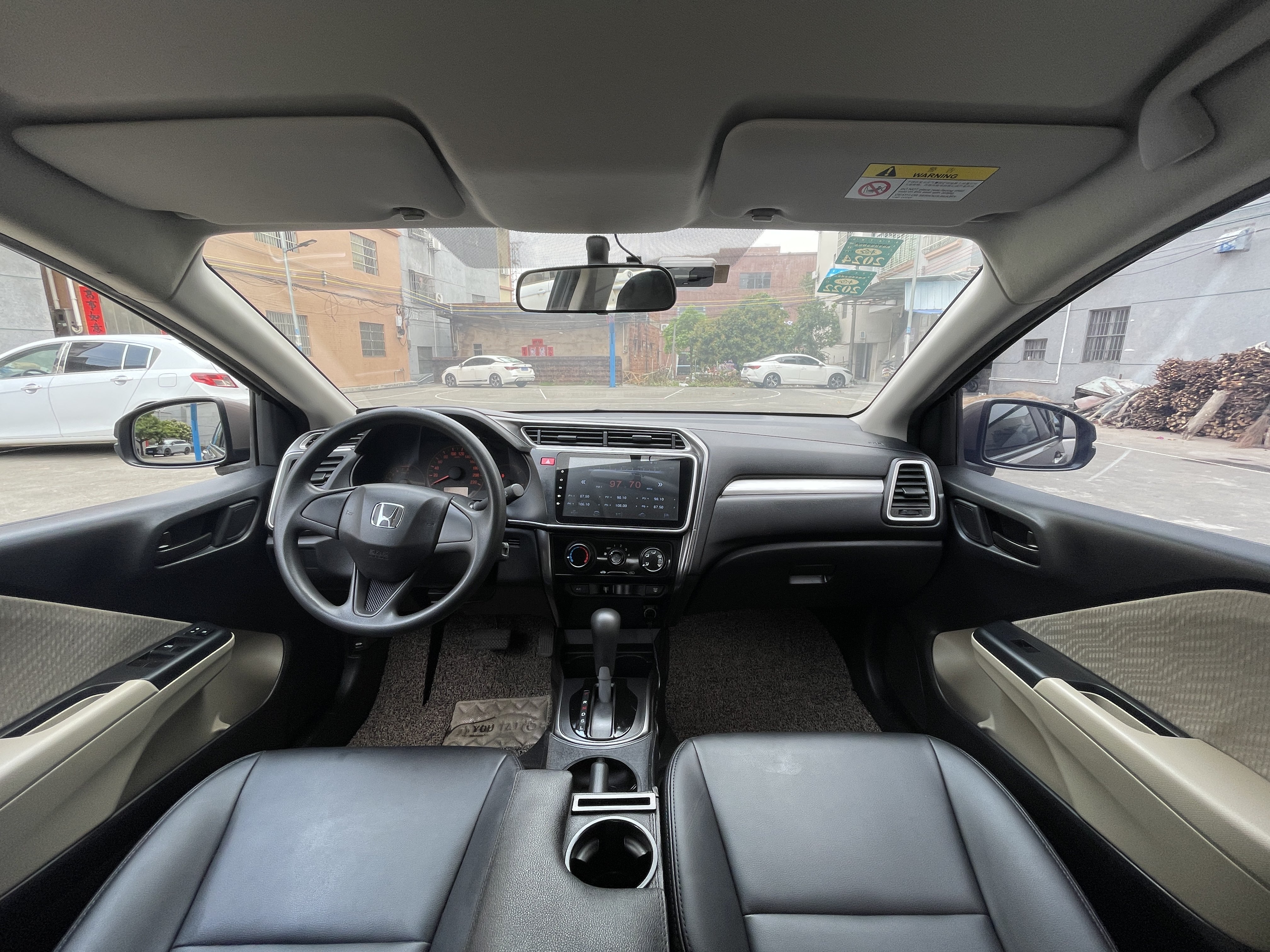 Honda Greiz 2018 #8 Honda Greiz 2018 car image #8