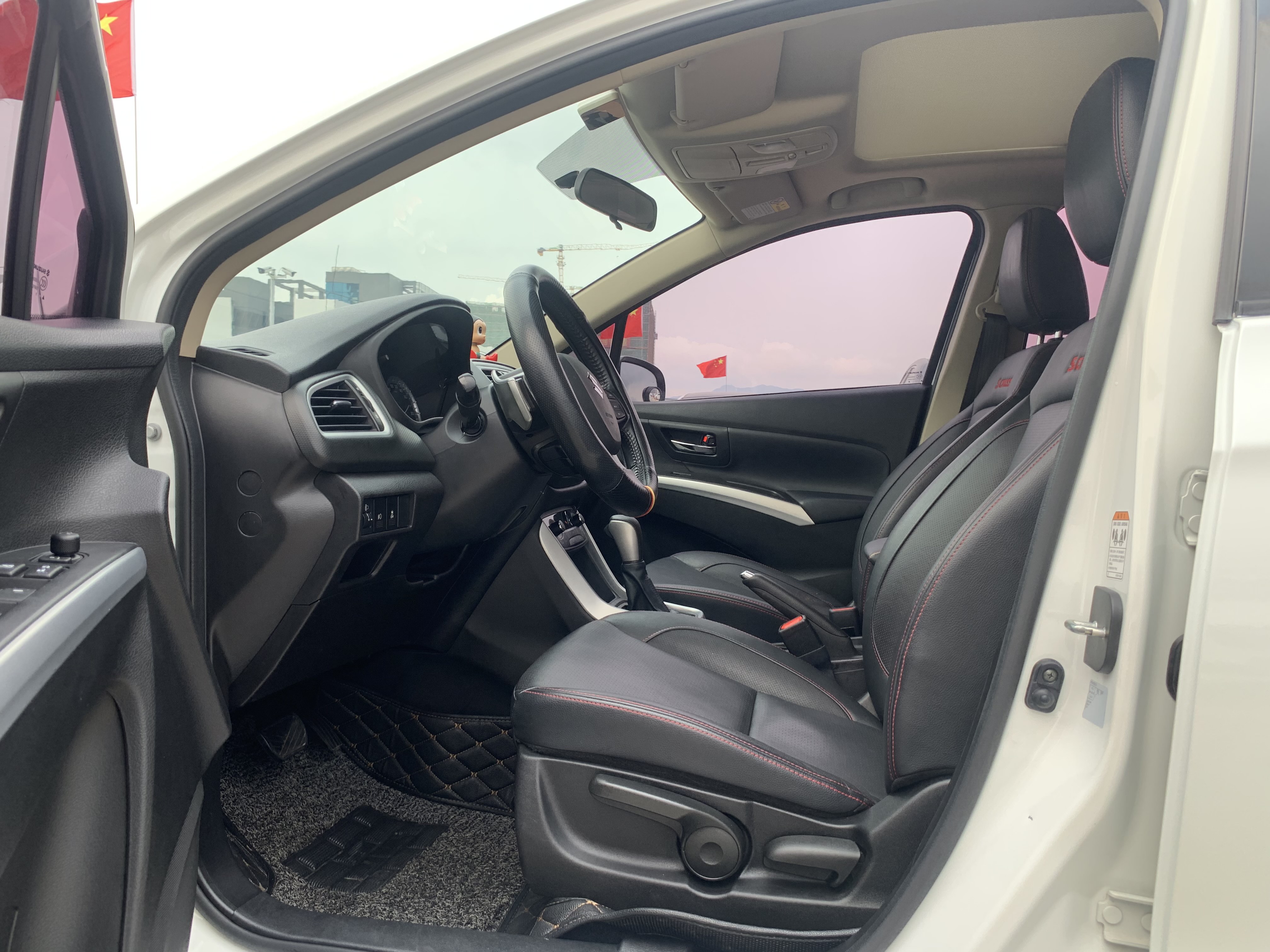 Suzuki S-Cross 2017 immagine di auto #8