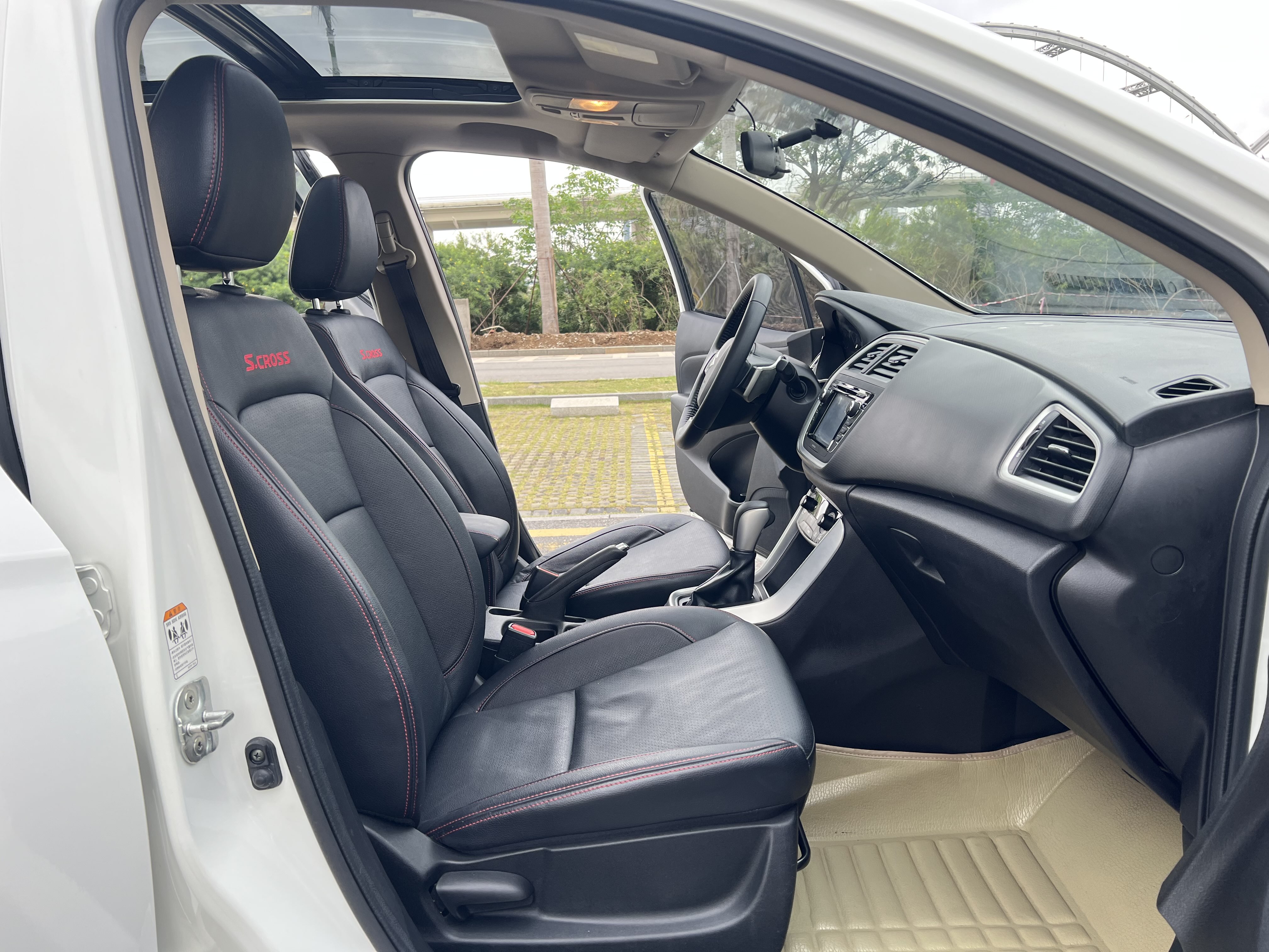 Suzuki S-Cross 2014 immagine di auto #8