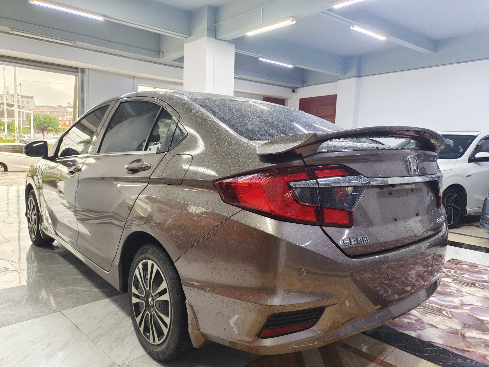 Honda Greiz 2017 car image #8