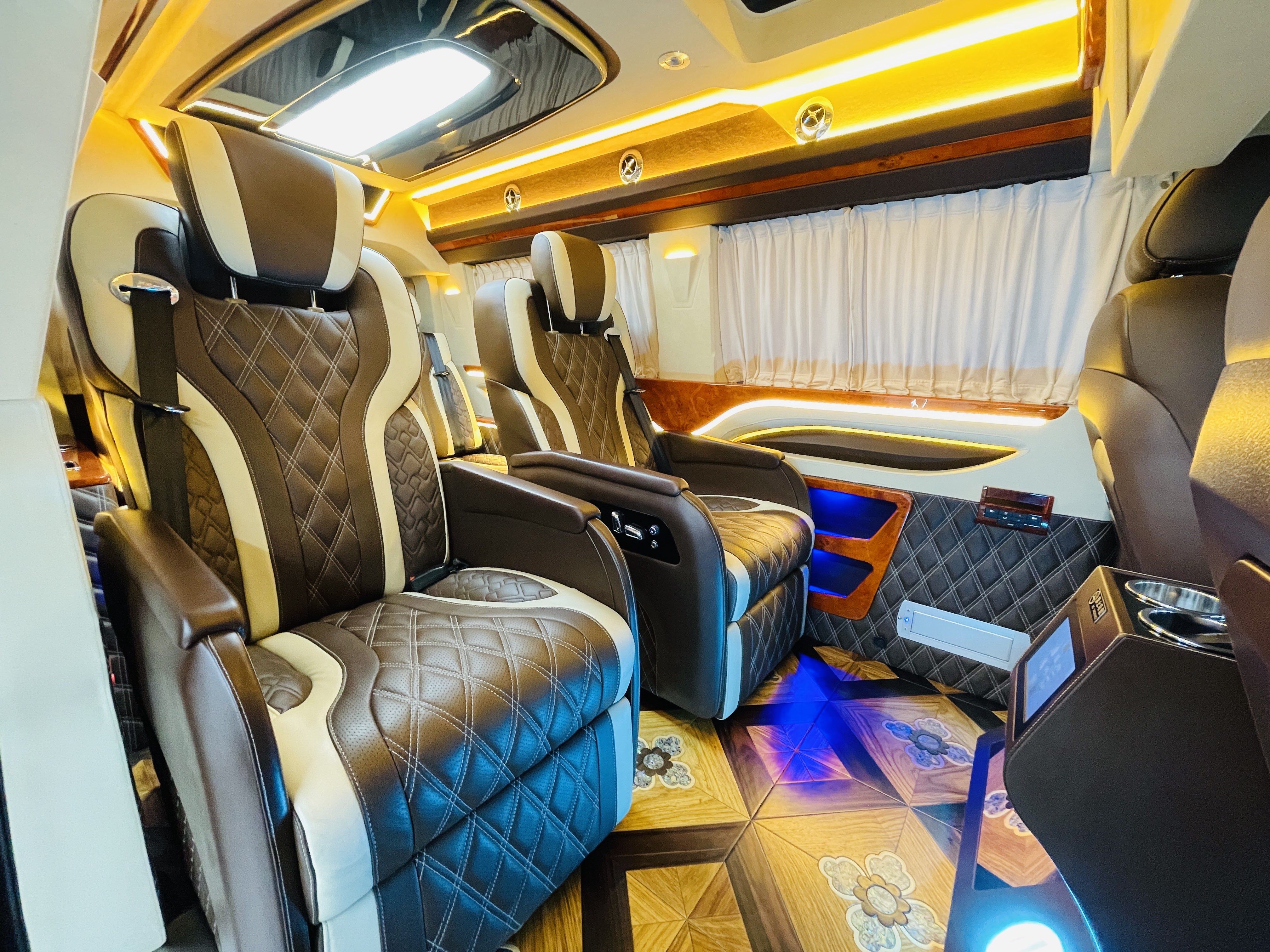 Volkswagen Caravelle 2019 car image #8