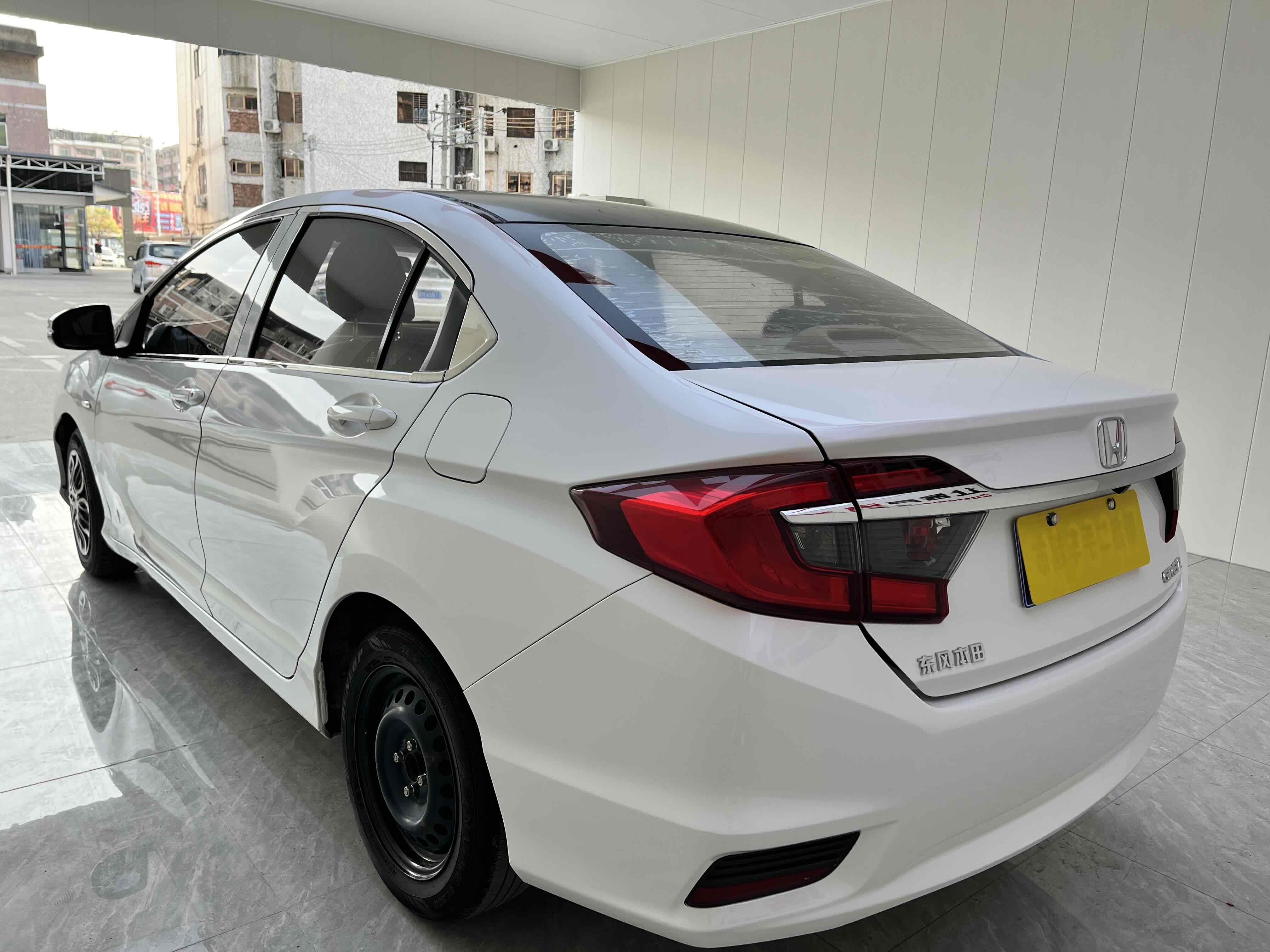 Honda Greiz 2017 car image #8