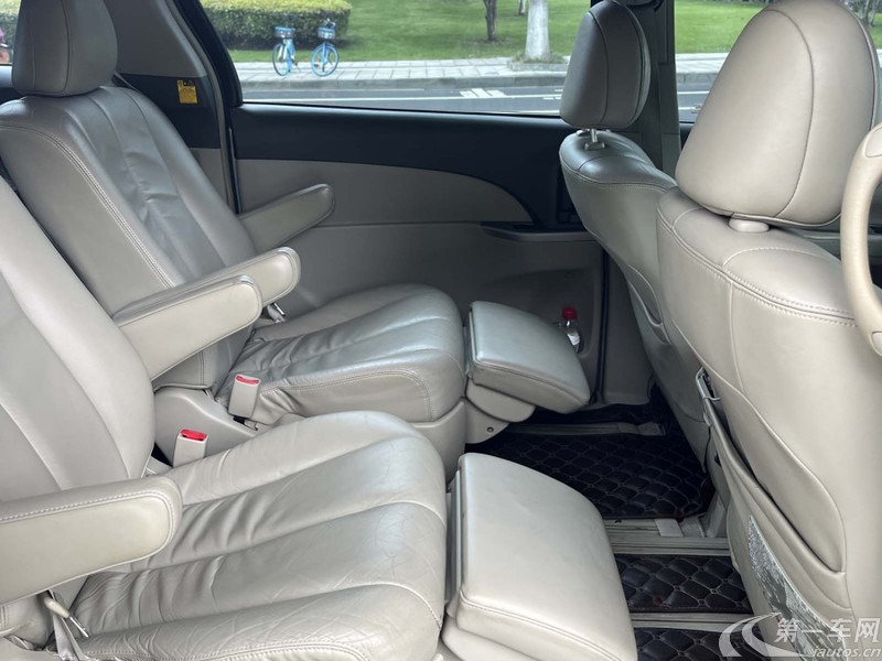 Toyota Previa 2007 car image #8