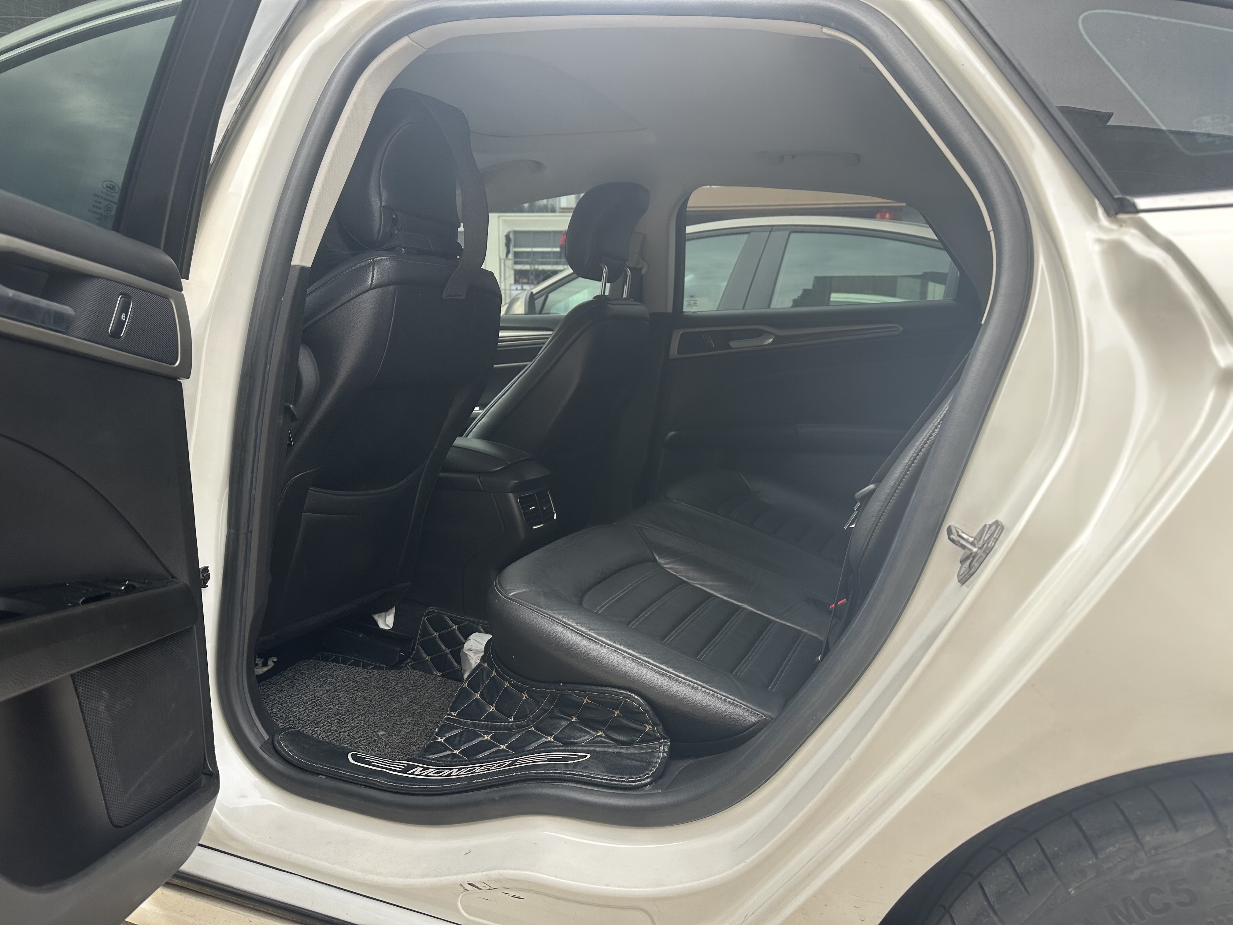 Ford Zhisheng 2015 #8 Ford Zhisheng 2015 car image #8