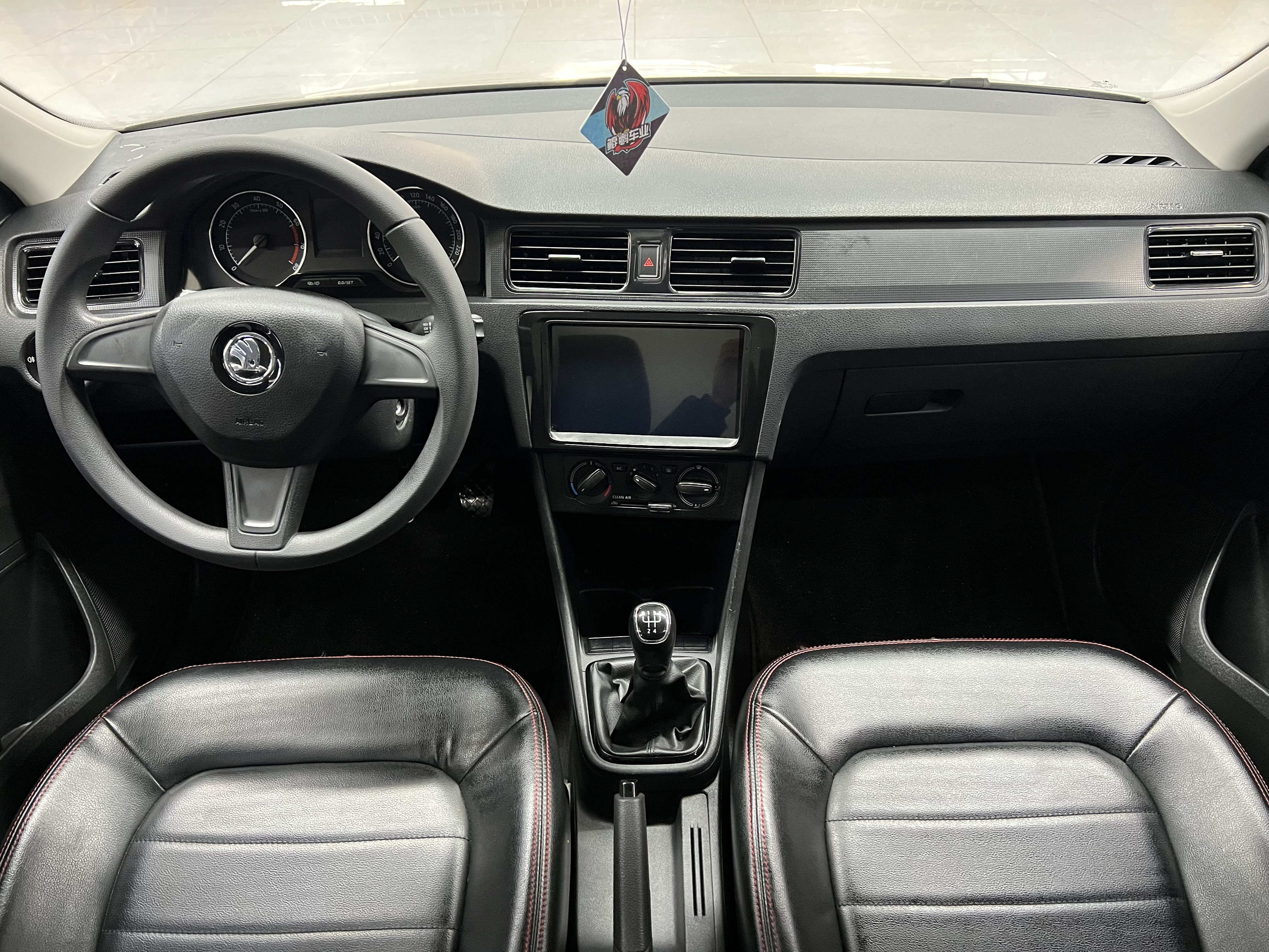 Skoda Rapid Spaceback 2017 car image #8