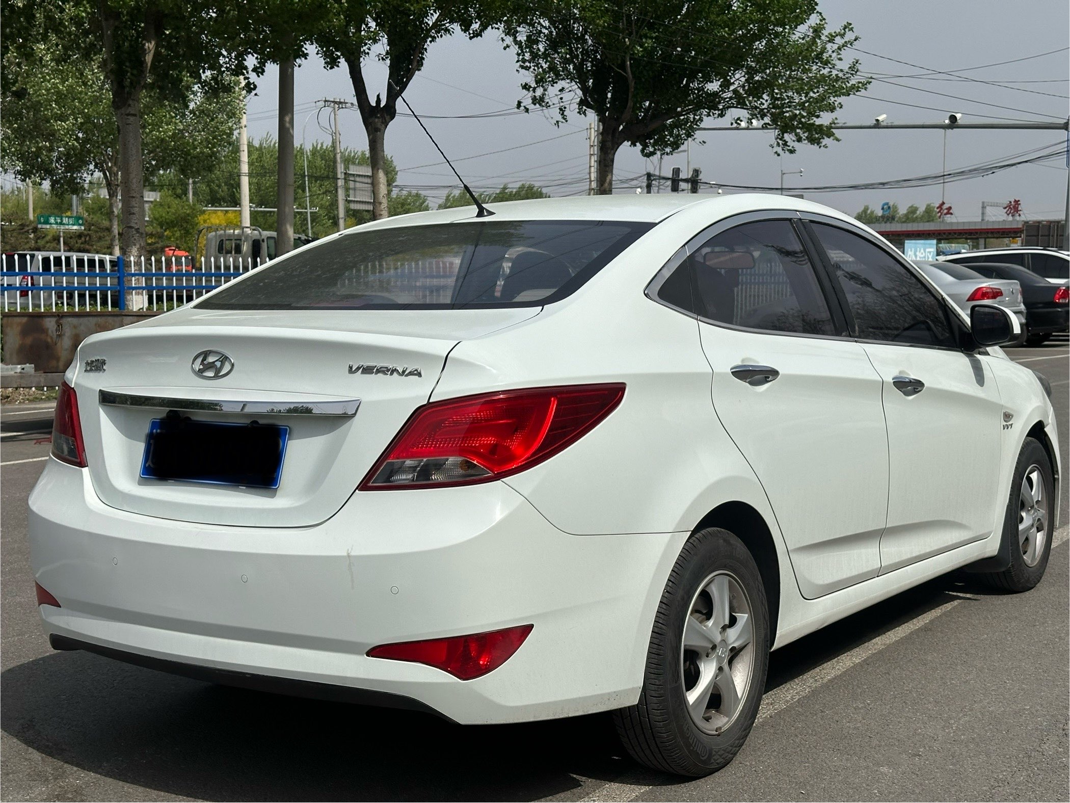 Hyundai Reina 2014 car image #8