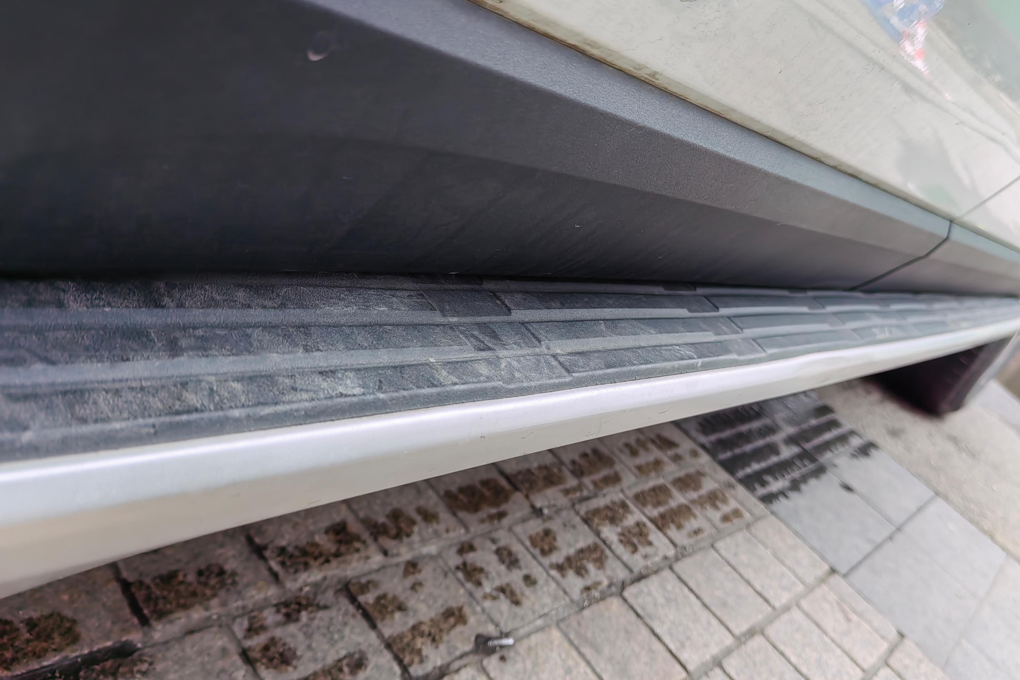 Roewe RX8 2018 изображение автомобиля #8