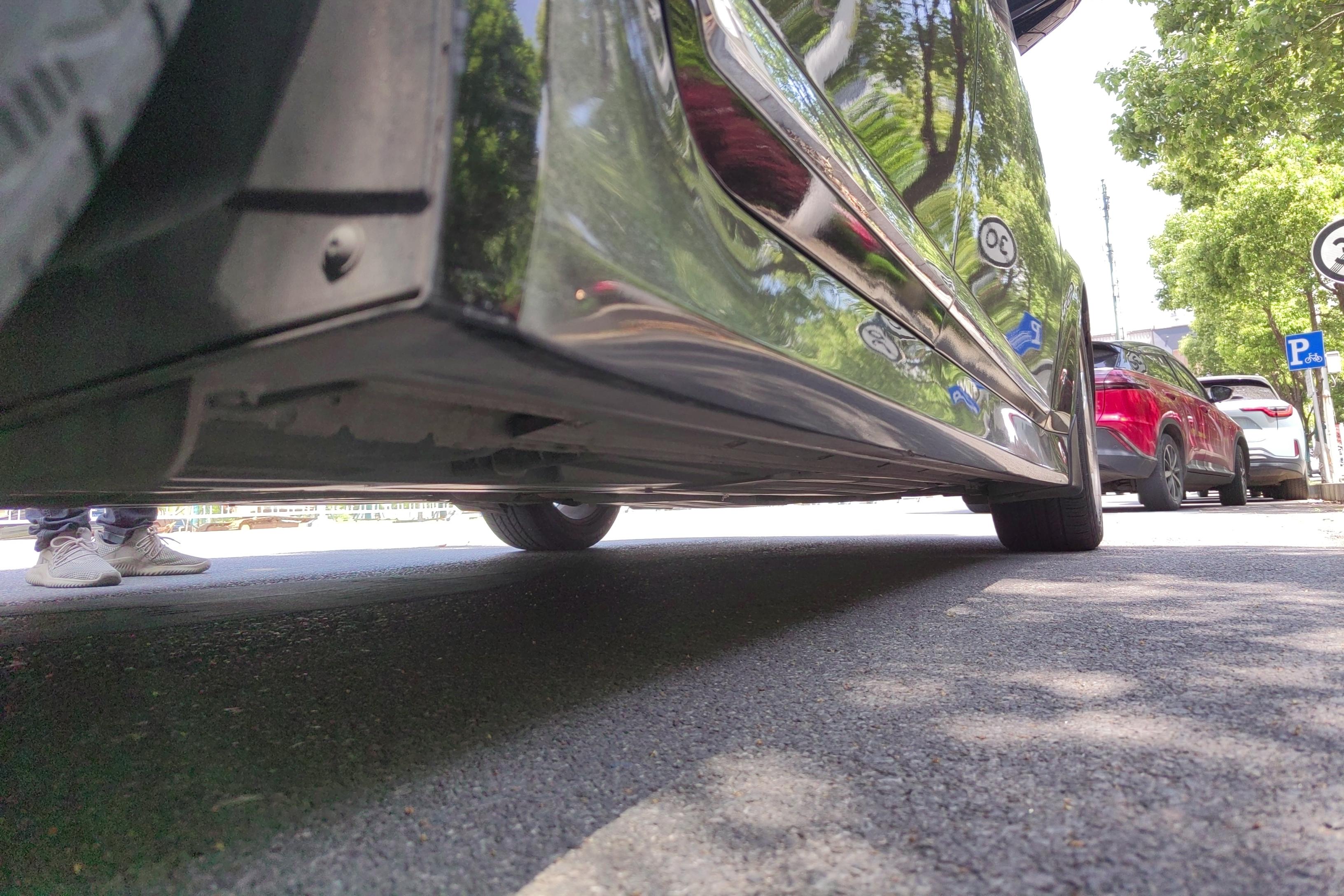 Hyundai Rohens 2014 car image #8