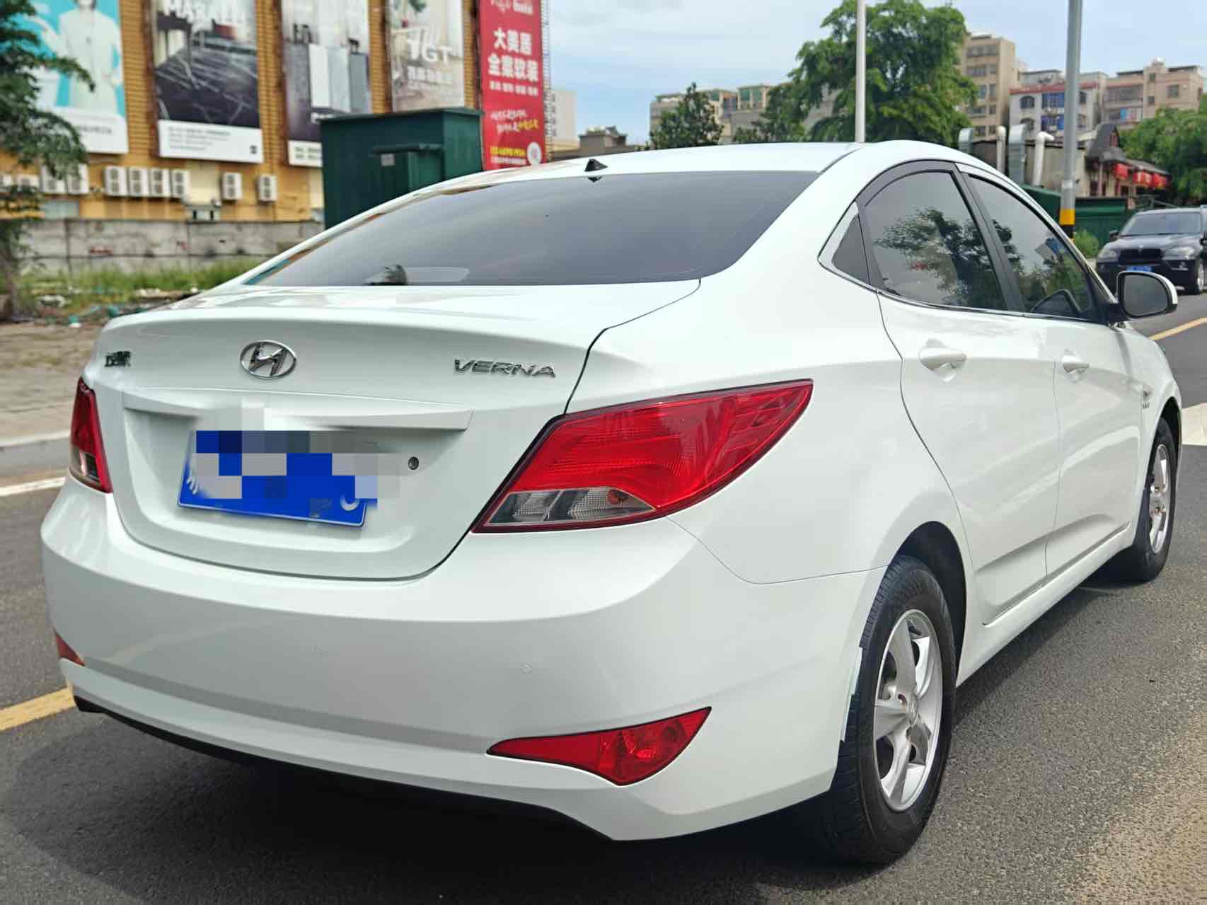 Hyundai Reina 2016 car image #8