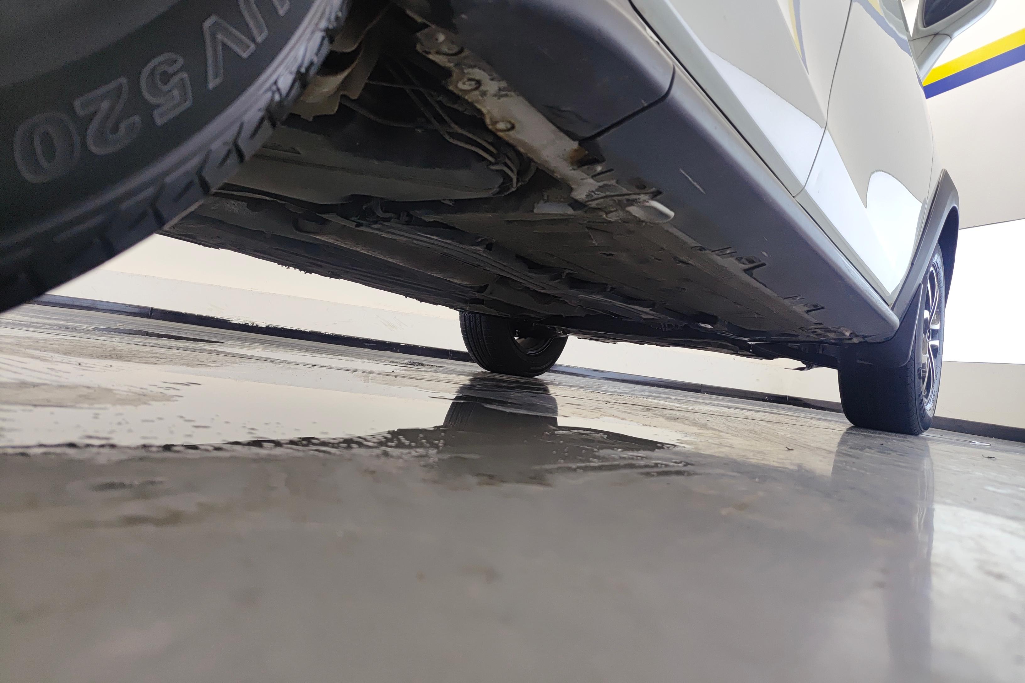 Forthing JOYEAR XV 2017 car image #8