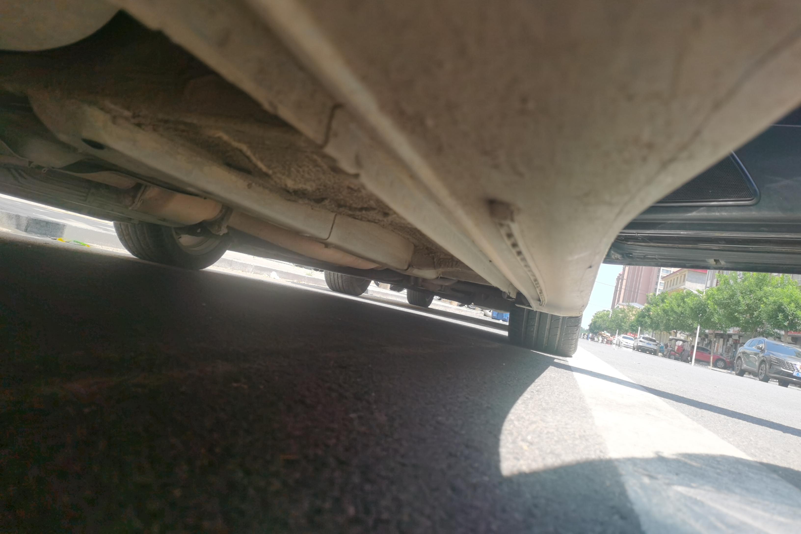 Hyundai Rohens 2012 #8 Hyundai Rohens 2012 car image #8