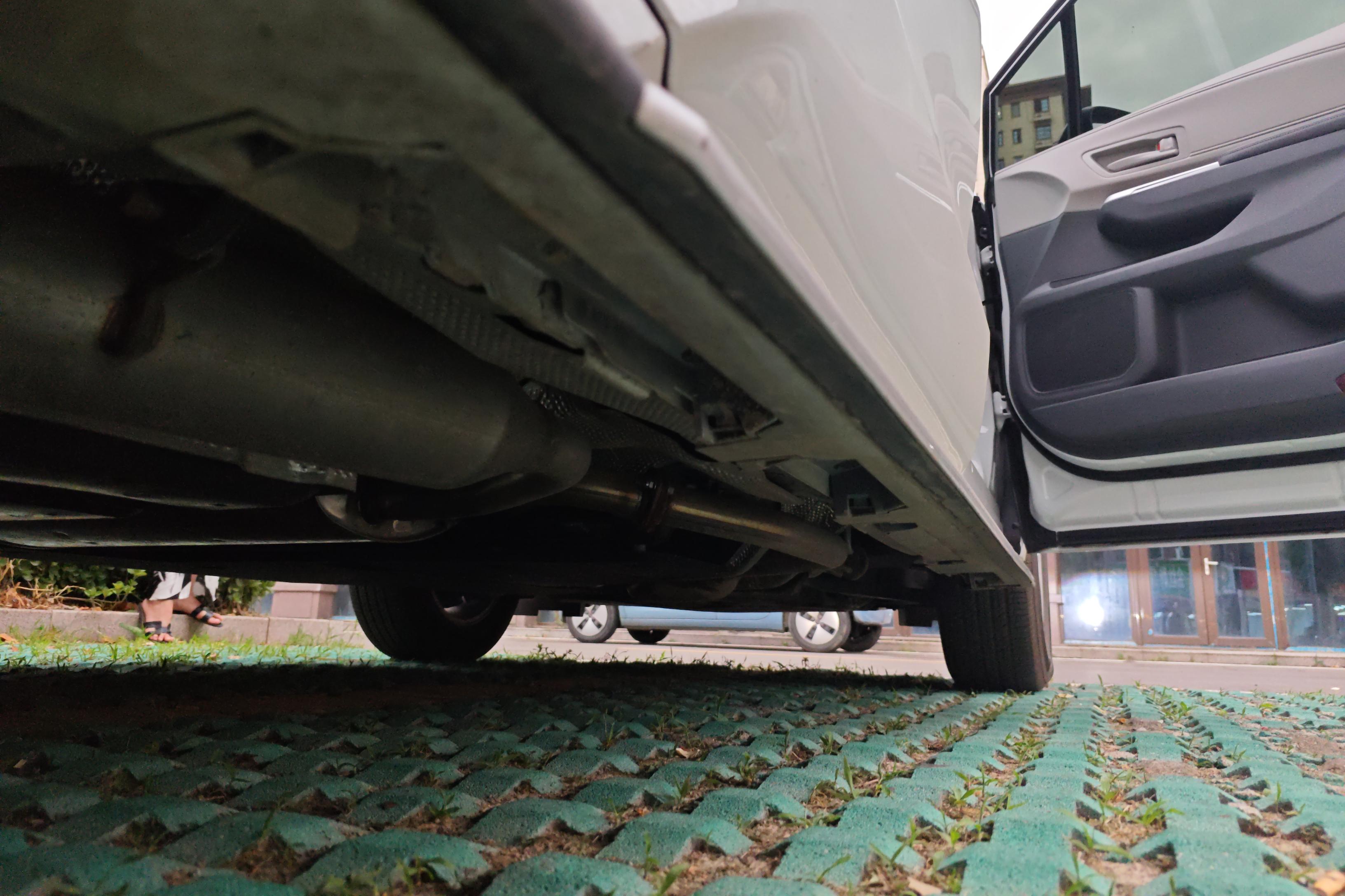 Toyota Granvia 2024 immagine di auto #8