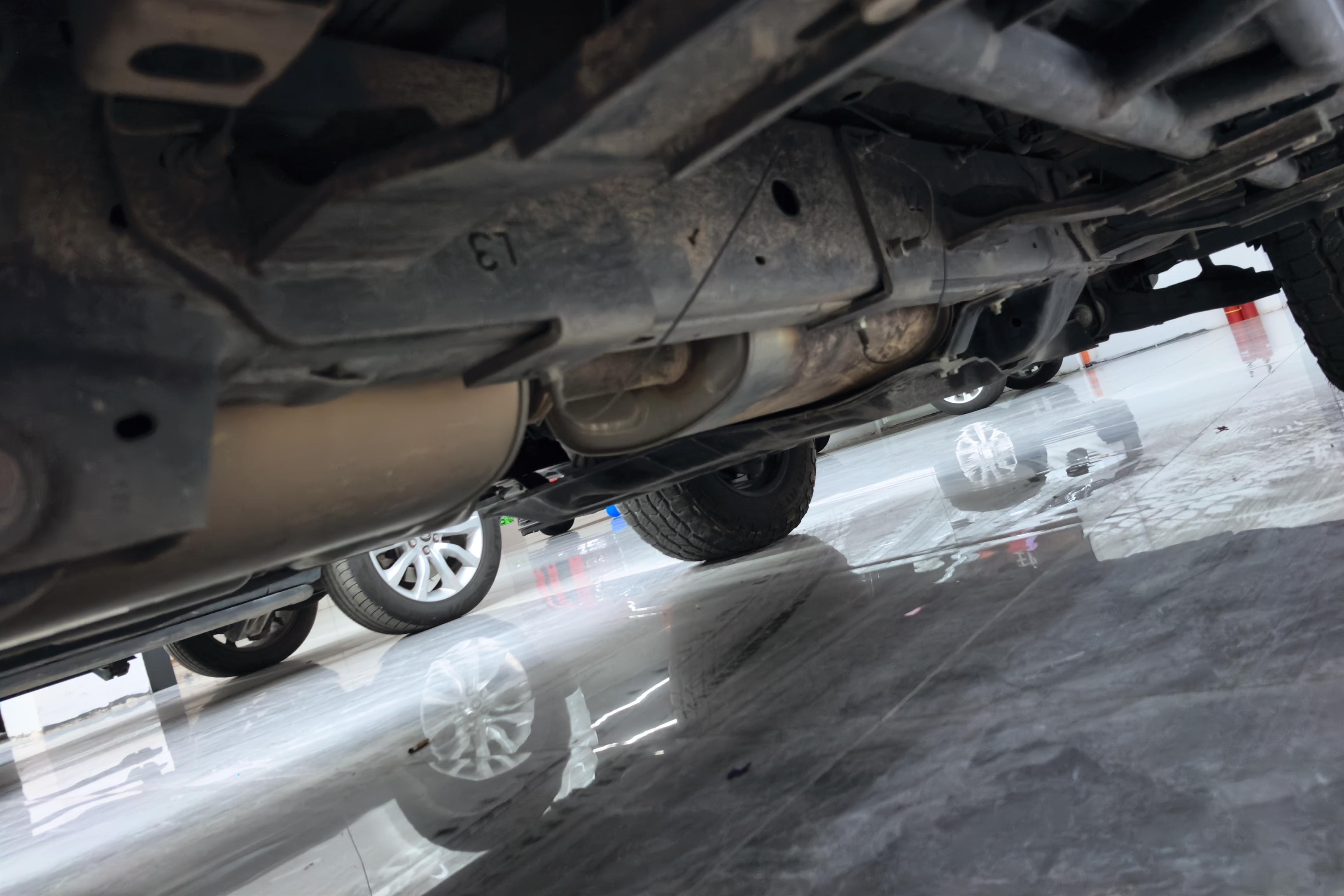 Tank 400 2023 car image #8