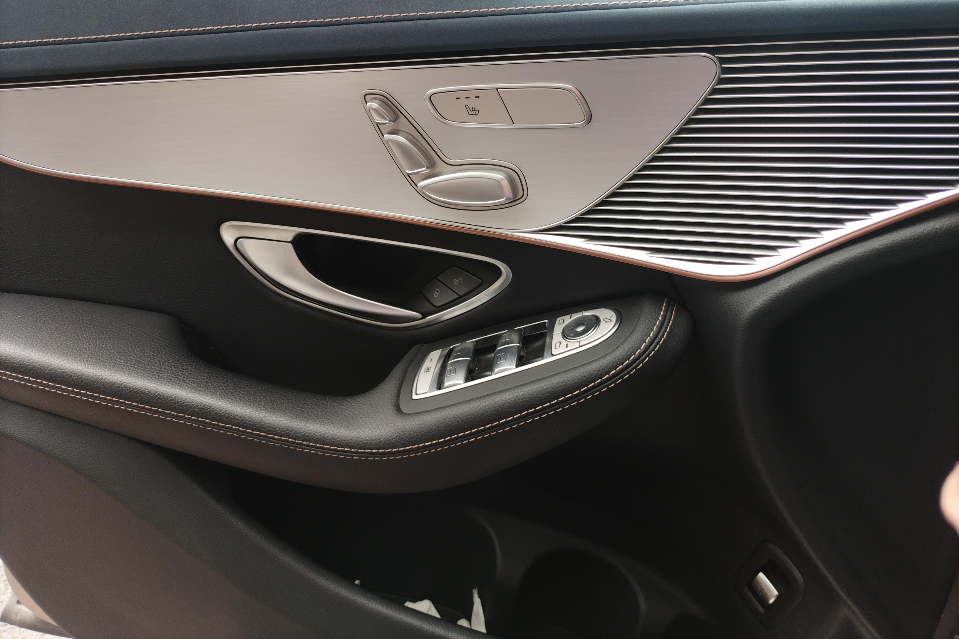 Mercedes-Benz EQC Class 2021 car image #8