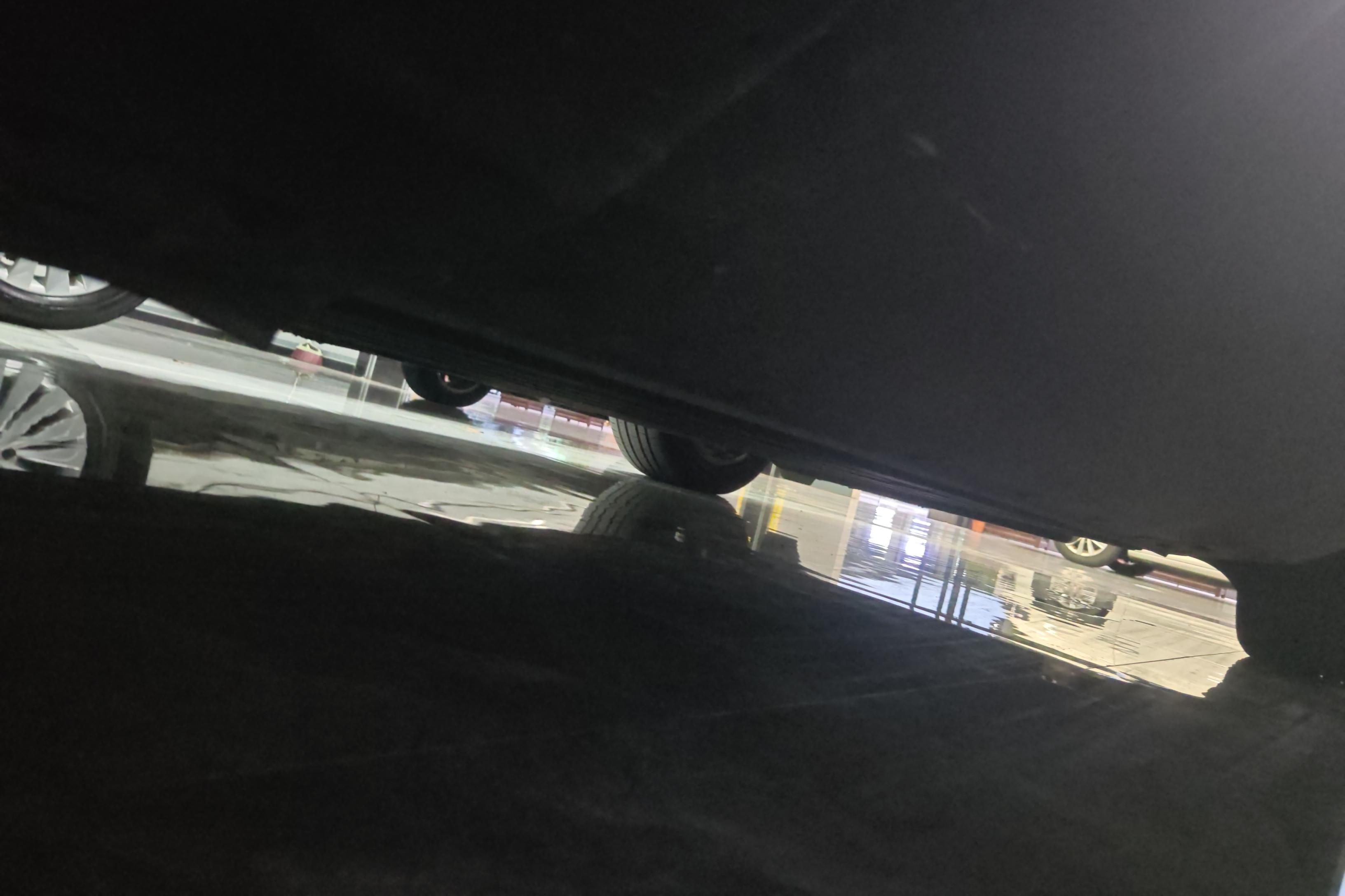 Mercedes-Benz EQC Class 2020 car image #8