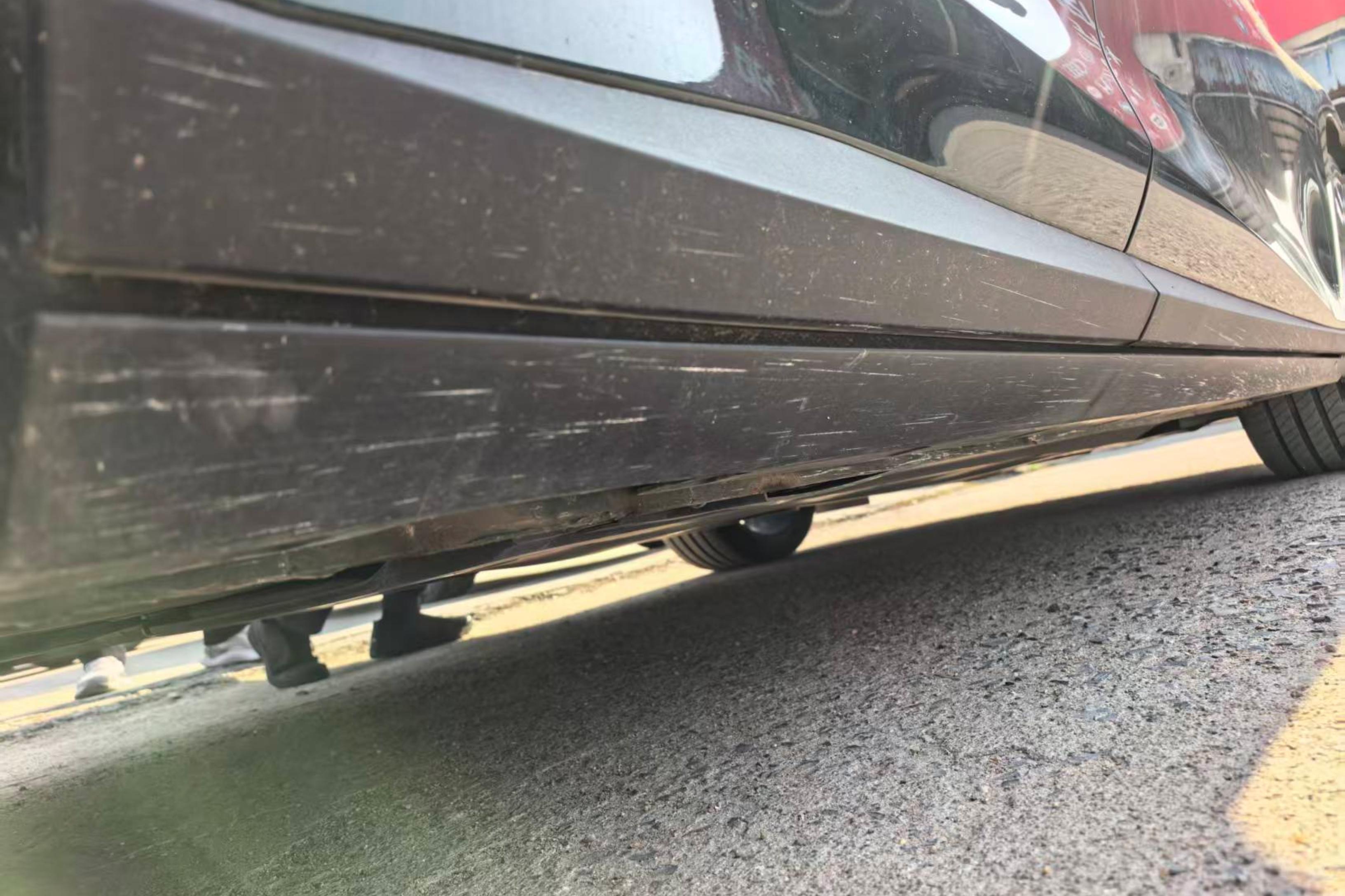 MG ES5 2023 car image #8