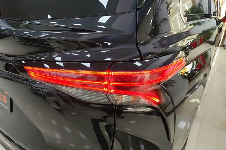 Toyota Sienna 2022 #8 Toyota Sienna 2022 car image #8