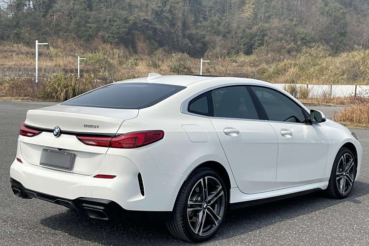 BMW 2 Series (Imported) 2024 #8 BMW 2 Series (Imported) 2024 car image #8