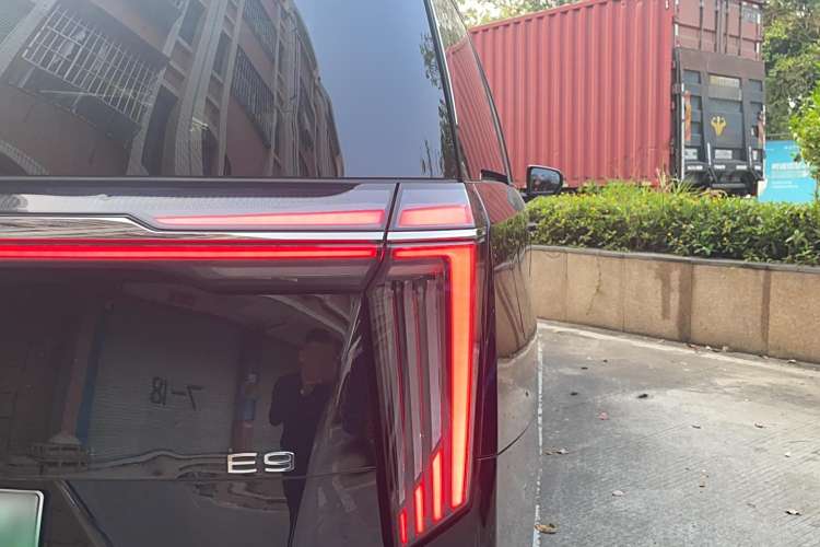 GAC Trumpchi E9 2024 #8 GAC Trumpchi E9 2024 car image #8