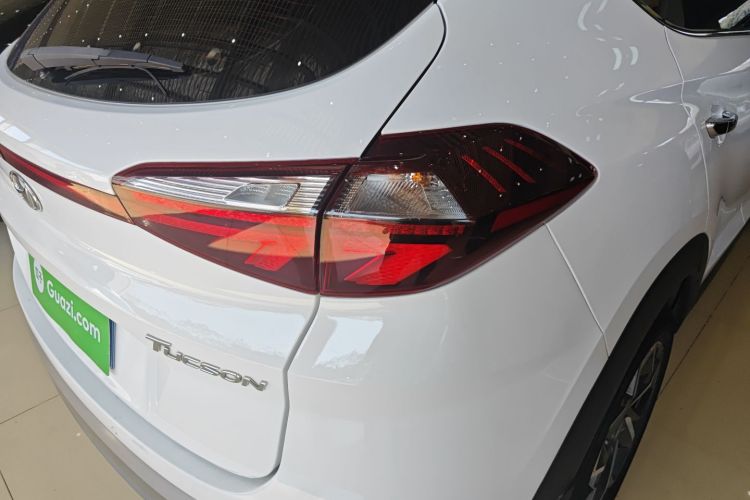 Hyundai Tucson (Imported) 2019 car image #8