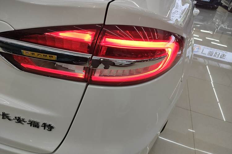 Ford Mondeo New Energy 2019 car image #8