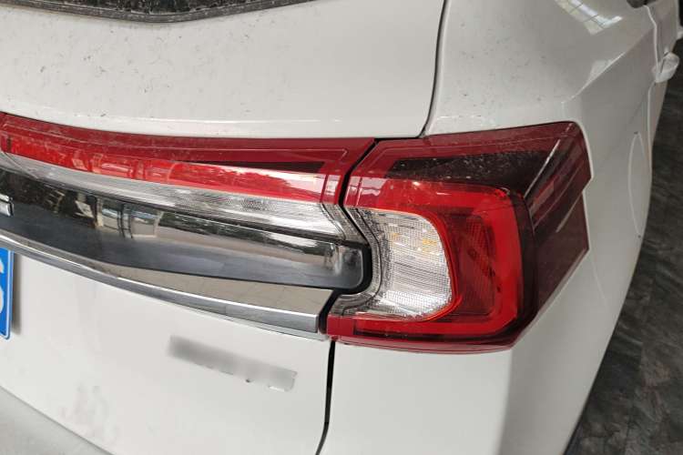 T5 2023 car image #8