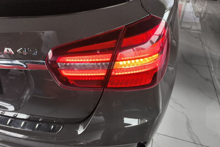 Mercedes-Benz GLA AMG 2019 car image #8