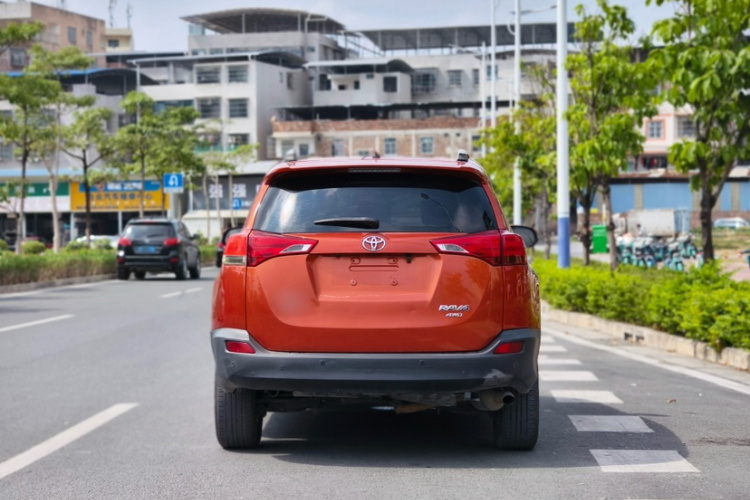 Toyota RAV4 (Imported) 2014 immagine di auto #8