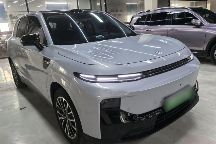 零跑汽车 零跑B10 2025 汽车图片 #8