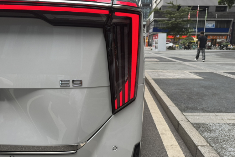 GAC Trumpchi E9 2023 imagem de carro #8