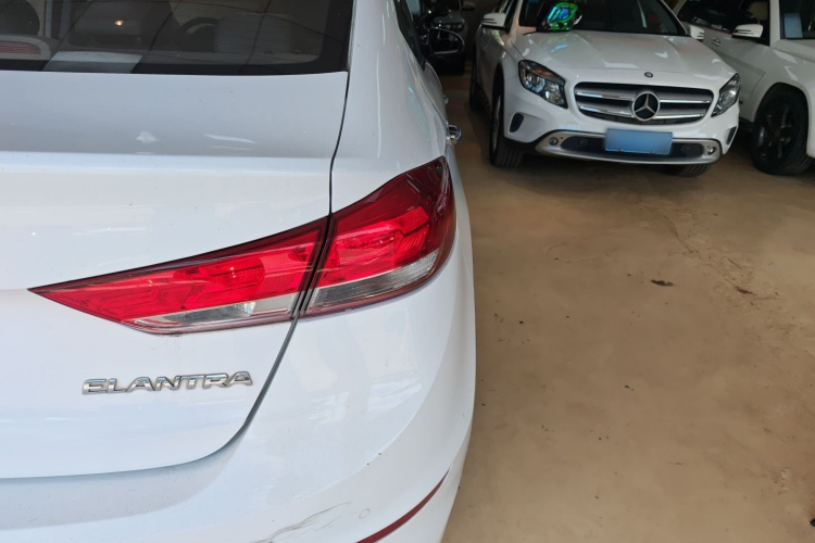 Hyundai Elantra AD 2019 car image #8