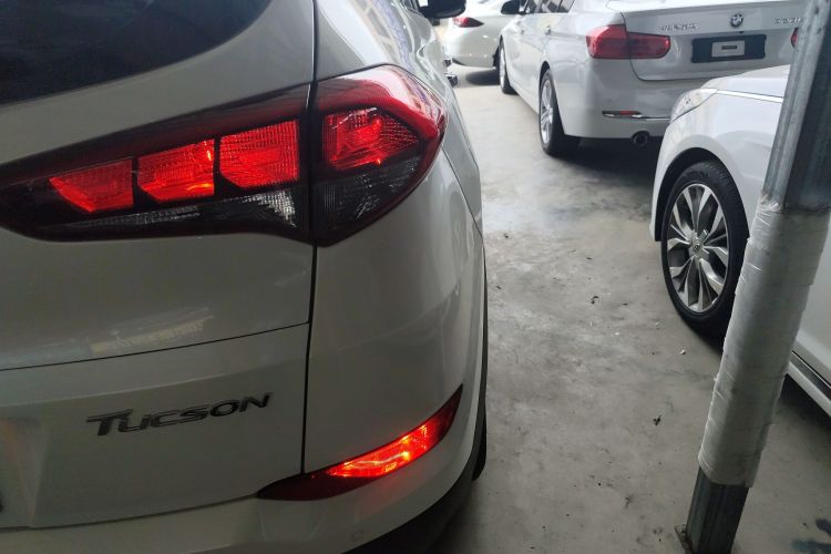 Hyundai Tucson (Imported) 2016 #8 Hyundai Tucson (Imported) 2016 car image #8