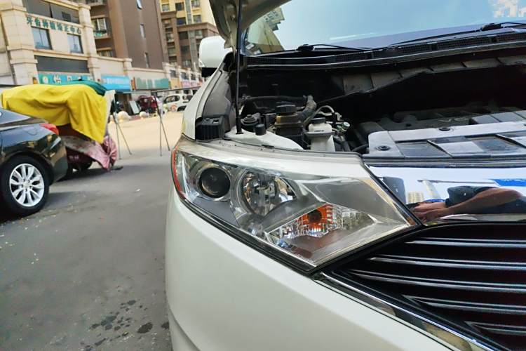 Nissan Quest 2016 imagem de carro #8