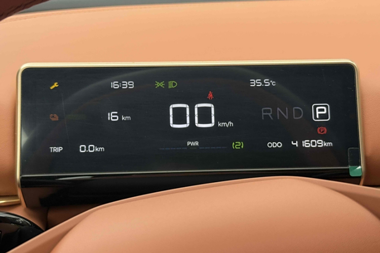 哪吒汽车 哪吒X 2024 #8 哪吒汽车 哪吒X 2024 汽车图片 #8