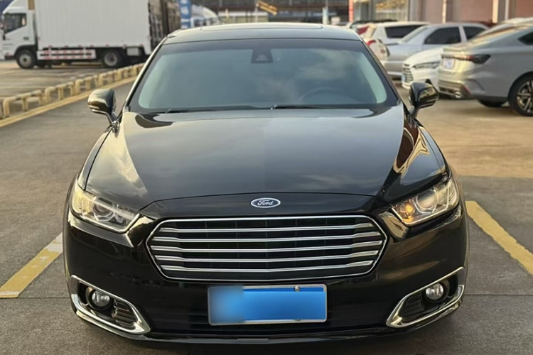 Ford Taurus 2016 car image #8