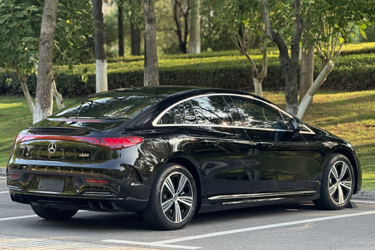 Mercedes-Benz EQE Class 2024 car image #8