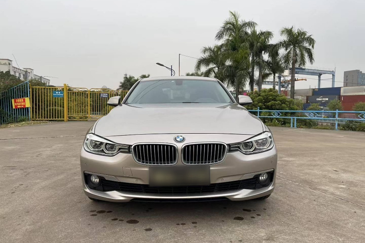 BMW 3 Series 2018 immagine di auto #8