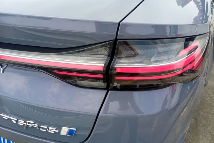 GEELY PrefaceL 2023 car image #8