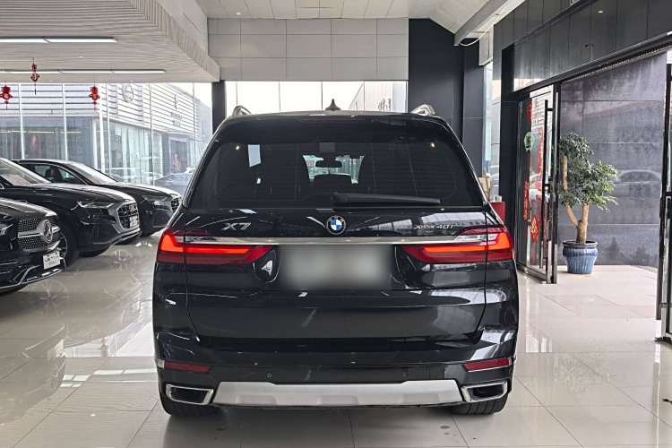 BMW X7 M60i 2022 #8 BMW X7 M60i 2022 car image #8