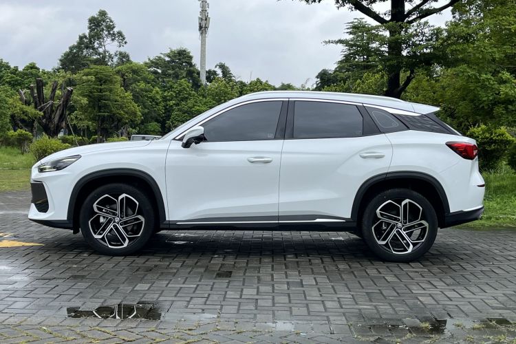 MG ONE 2023 car image #8