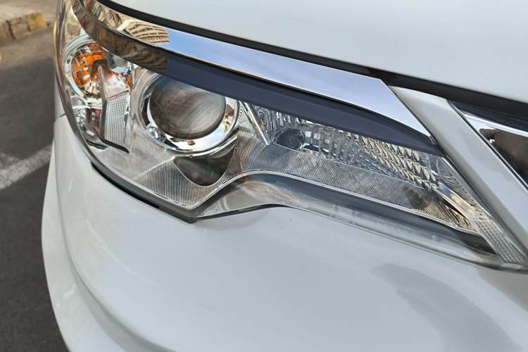 Toyota Fortuner 2017 immagine di auto #8