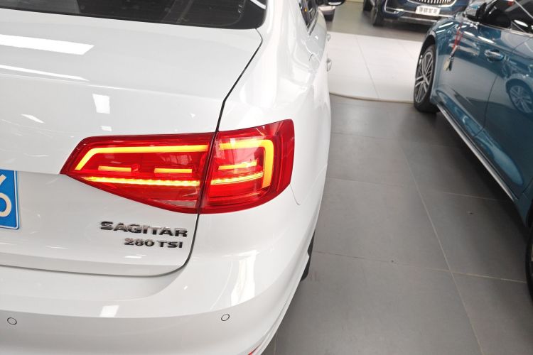 Volkswagen Sagitar 2019 immagine di auto #8