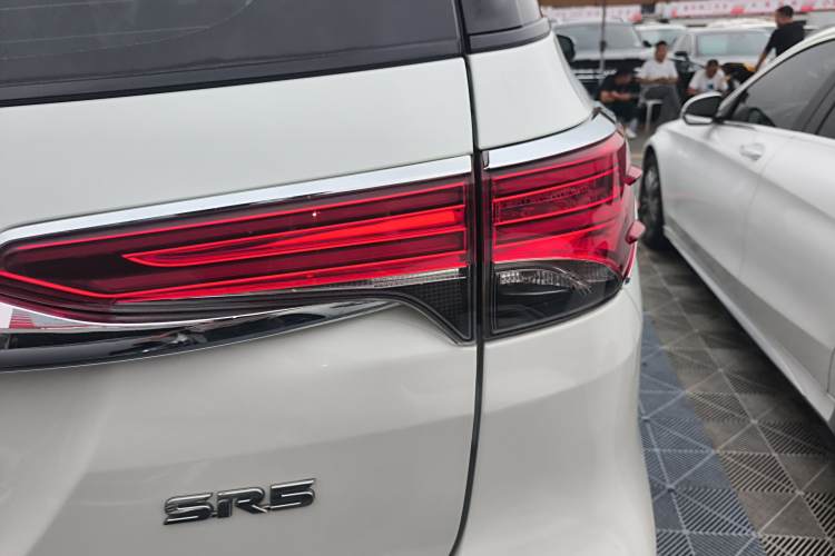 Toyota Fortuner 2018 #8 Toyota Fortuner 2018 immagine di auto #8