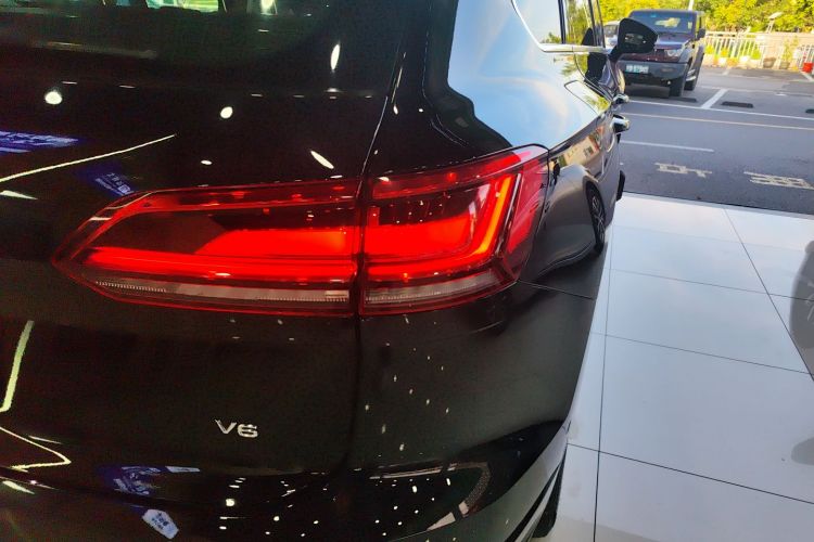 Volkswagen Touareg 2020 car image #8