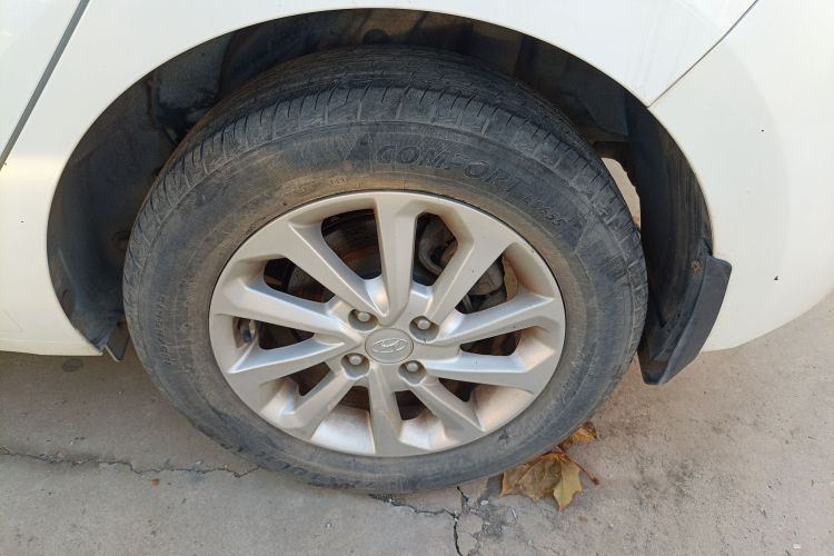 Hyundai Verna RV 2017 car image #8