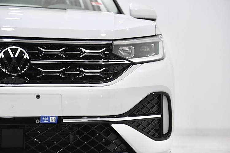 Volkswagen Tayron X #8 Volkswagen Tayron X car image #8